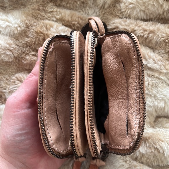 THE VENETIAN CARD WALLET IN BLUSH NWOT - Picture 11 of 12